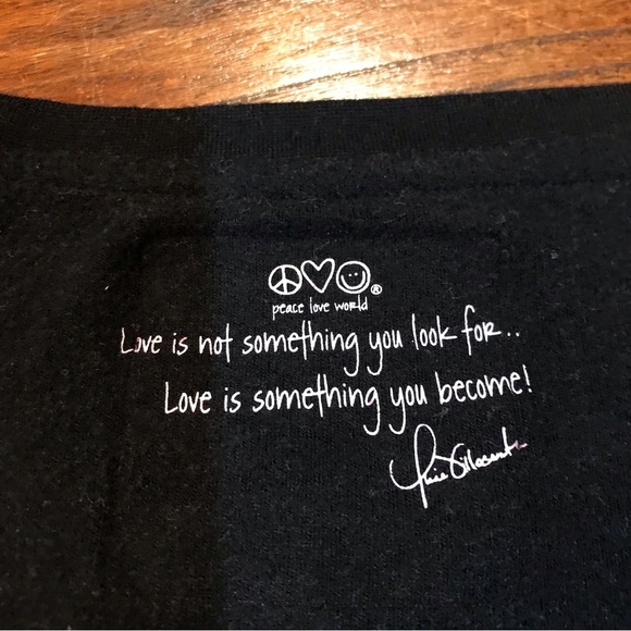 ✌️peace love world Sweatshirt - Picture 5 of 11